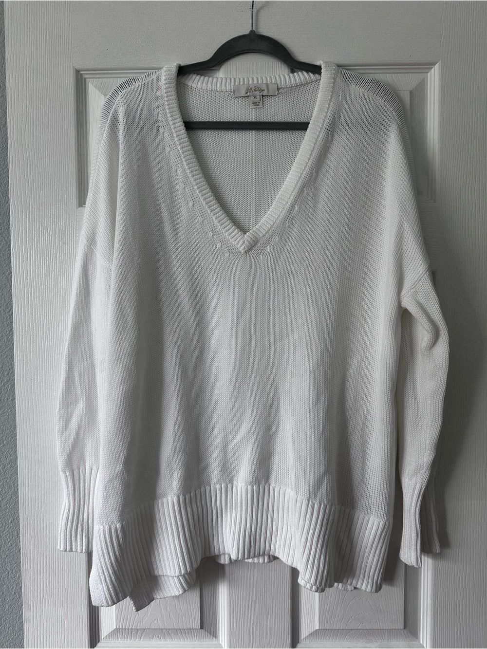 Lilly Pulitzer Cream V-Neck Pullover Sweater